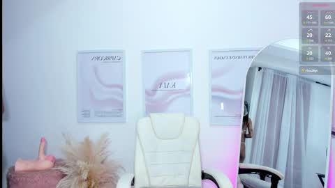 Snapshot of kaia_cam chatting on 01-22-25, 11:34    online show from 01-22-25, 11:34