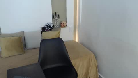 Karina online show from 10-18-25, 03:02