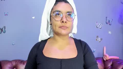 kaira_mosse_ online show from 10-22-25, 11:21