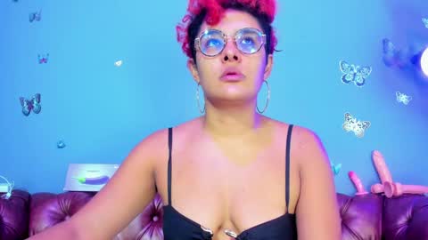 kaira_mosse_ online show from 05-16-26, 11:42