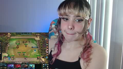 Snapshot of kairilovescumm chatting on 12-21-24, 11:34 Kairi online show from 12-21-24, 11:34