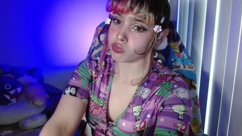 Snapshot of kairilovescumm chatting on 12-31-24, 12:00 Kairi online show from 12-31-24, 12:00