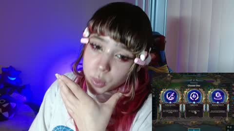 Snapshot of kairilovescumm chatting on 01-14-25, 12:43 Kairi online show from 01-14-25, 12:43