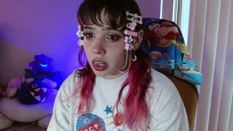 Snapshot of kairilovescumm chatting on 01-16-25, 12:12 Kairi online show from 01-16-25, 12:12