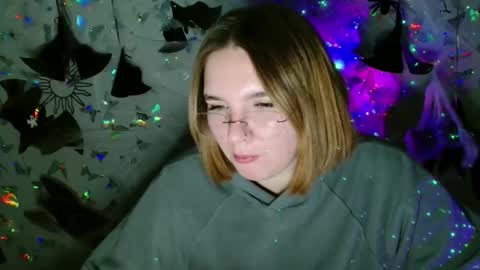 Kaitlin online show from 10-10-25, 05:12