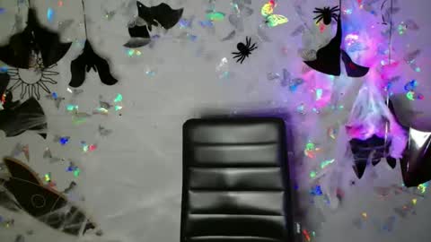 Kaitlin online show from 10-11-25, 06:23