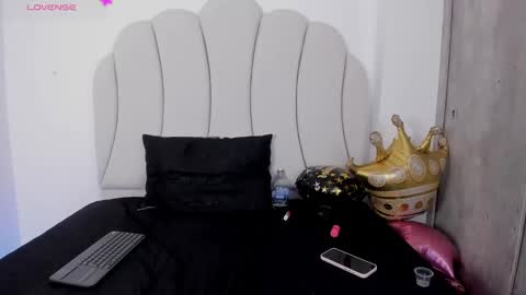 Snapshot of kaity_layne chatting on 03-05-25, 05:40 Kaity Lane online show from 03-05-25, 05:40