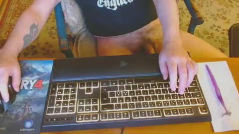 Snapshot of kaiuty chatting on 12-27-24, 07:03 Leon online show from 12-27-24, 07:03