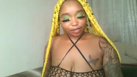 Snapshot of kakey_love chatting on 12-25-24, 11:43 kakey love online show from 12-25-24, 11:43