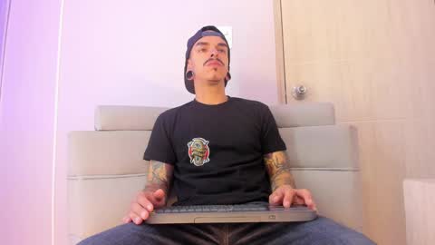 Snapshot of kaletattoos chatting on 10-07-25, 11:07 Kale online show from 10-07-25, 11:07