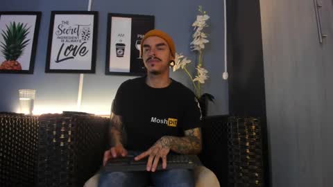 Snapshot of kaletattoos chatting on 10-15-25, 11:10 Kale online show from 10-15-25, 11:10