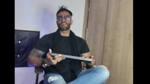 Snapshot of kaleth_price chatting on 02-27-25, 01:05 Kaleth Price online show from 02-27-25, 01:05