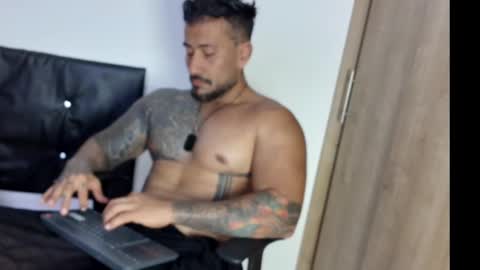 Snapshot of kaleth_price chatting on 03-08-25, 04:34 Kaleth Price online show from 03-08-25, 04:34