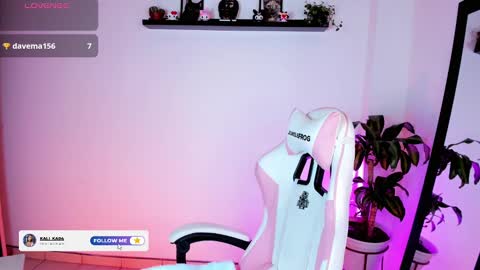 Kali Ka Please help me with your thumbs up its important   dont forget my birthday on October 26 online show from 11-15-25, 06:04