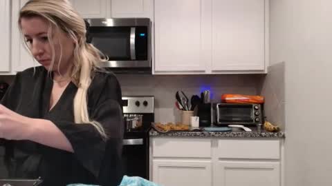 Kaliii jones online show from 11-28-25, 02:58