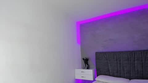 Carolina   online show from 12-12-24, 07:26