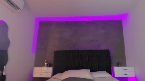 Carolina   online show from 03-10-25, 04:35