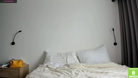 Snapshot of kalisee_ chatting on 12-16-25, 05:45 Kalisee online show from 12-16-25, 05:45