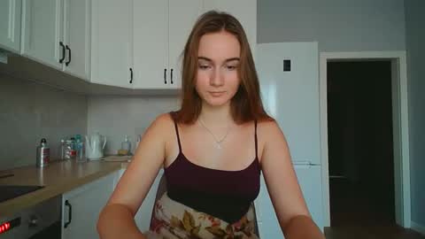 Snapshot of kalorine chatting on 11-21-25, 11:20 Mellikyy online show from 11-21-25, 11:20