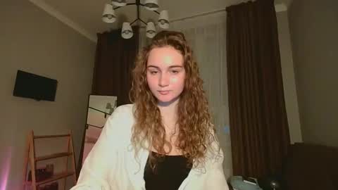 Snapshot of kalorine chatting on 11-24-25, 05:12 Mellikyy online show from 11-24-25, 05:12