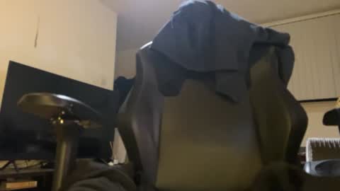 Snapshot of kalvadoz chatting on 12-28-24, 10:55 Benji online show from 12-28-24, 10:55