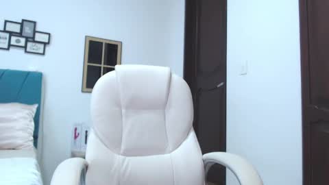 Snapshot of kam_lopez chatting on 01-13-25, 12:09 Kamilalopez online show from 01-13-25, 12:09