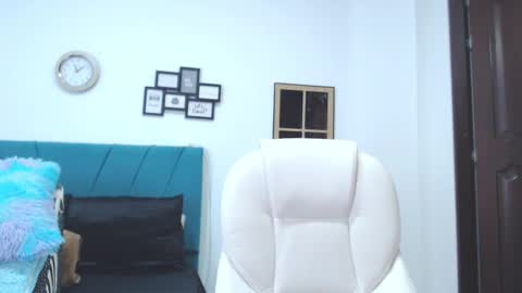 Snapshot of kam_lopez chatting on 01-26-25, 04:41 Kamilalopez online show from 01-26-25, 04:41
