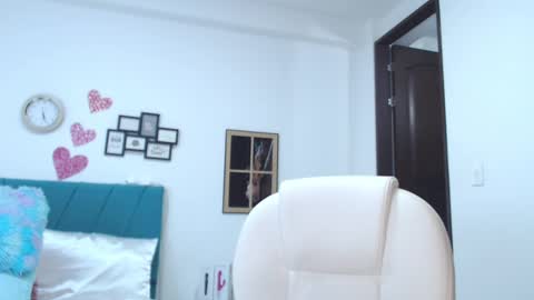 Snapshot of kam_lopez chatting on 02-18-25, 10:58 Kamilalopez online show from 02-18-25, 10:58