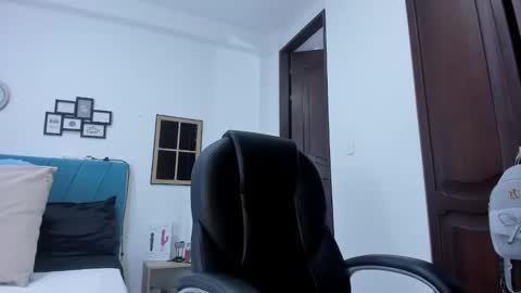 Snapshot of kam_lopez chatting on 10-06-25, 09:45 Kamilalopez online show from 10-06-25, 09:45