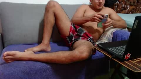 Snapshot of kamenov00 chatting on 10-21-25, 12:00 kamenov00 online show from 10-21-25, 12:00