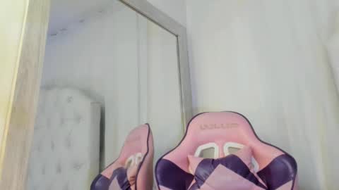    online show from 02-11-25, 03:08