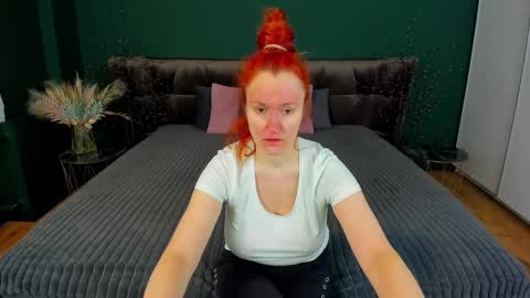 Snapshot of kamilahot25 chatting on 02-09-25, 05:43 kamilahot25 online show from 02-09-25, 05:43