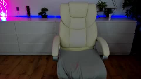 Snapshot of kamilahot25 chatting on 10-18-25, 06:52 kamilahot25 online show from 10-18-25, 06:52