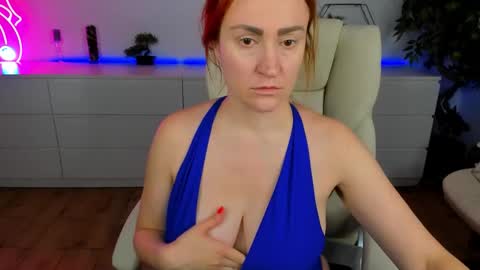 Snapshot of kamilahot25 chatting on 10-19-25, 05:57 kamilahot25 online show from 10-19-25, 05:57