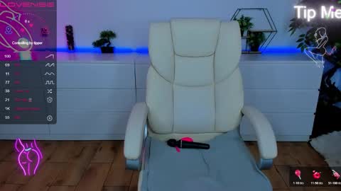 Snapshot of kamilahot25 chatting on 11-06-25, 07:31 kamilahot25 online show from 11-06-25, 07:31