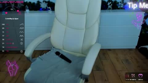 Snapshot of kamilahot25 chatting on 12-14-25, 12:16 kamilahot25 online show from 12-14-25, 12:16