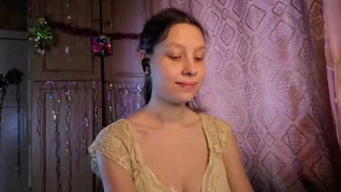 Mari  Simmons online show from 12-19-25, 09:05