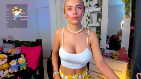 hello  Im Danni online show from 04-19-26, 12:48