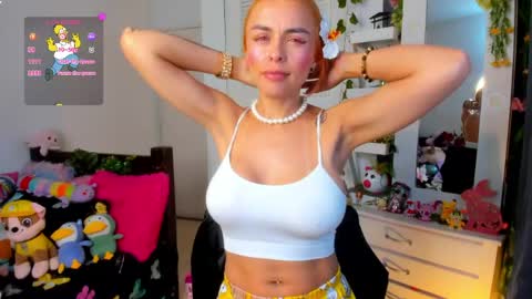 hello  Im Danni online show from 04-19-26, 06:10