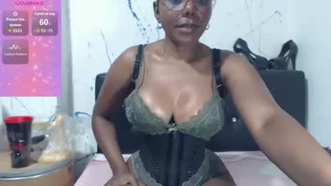 Paola online show from 04-11-26, 08:02