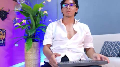 Snapshot of kane_del_toro chatting on 10-29-25, 01:35 kane_del_toro online show from 10-29-25, 01:35