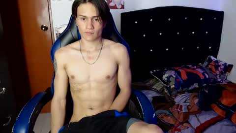 Snapshot of kanekixxxhot chatting on 03-05-25, 10:54 andres online show from 03-05-25, 10:54