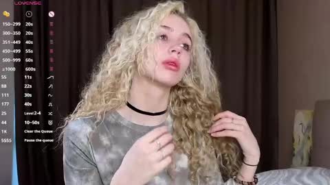 Alice online show from 04-09-26, 03:17