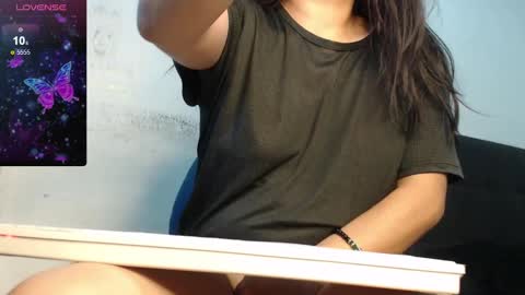 Snapshot of kanroji_mitsuri_11 chatting on 01-11-25, 02:09 Sanctuary online show from 01-11-25, 02:09