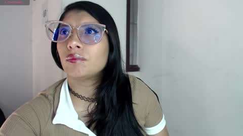 Snapshot of kanroji_mitsuri_11 chatting on 10-16-25, 08:43 Sanctuary online show from 10-16-25, 08:43