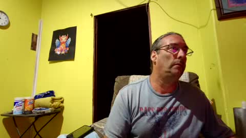 Snapshot of kansasfarmer1 chatting on 10-19-25, 12:55 kansasfarmer1 online show from 10-19-25, 12:55