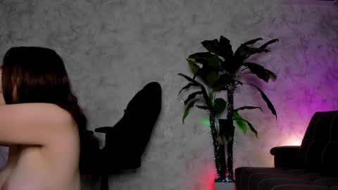 Emma online show from 12-01-25, 01:32