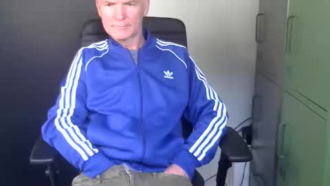 Snapshot of kapitein_rob chatting on 03-04-26, 03:51 Robbie online show from 03-04-26, 03:51