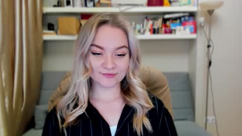 Snapshot of kara_smith_ chatting on 11-08-25, 12:44 Kara. Off from 15th till 24th of December online show from 11-08-25, 12:44