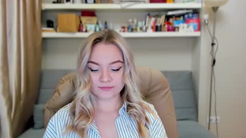 Snapshot of kara_smith_ chatting on 11-09-25, 10:30 Kara. Off from 15th till 24th of December online show from 11-09-25, 10:30